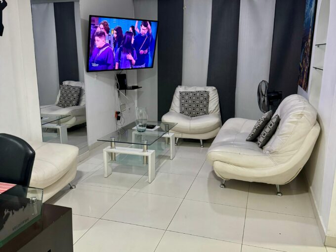 apartamento amoblado en cabecera  de 3 alcobas