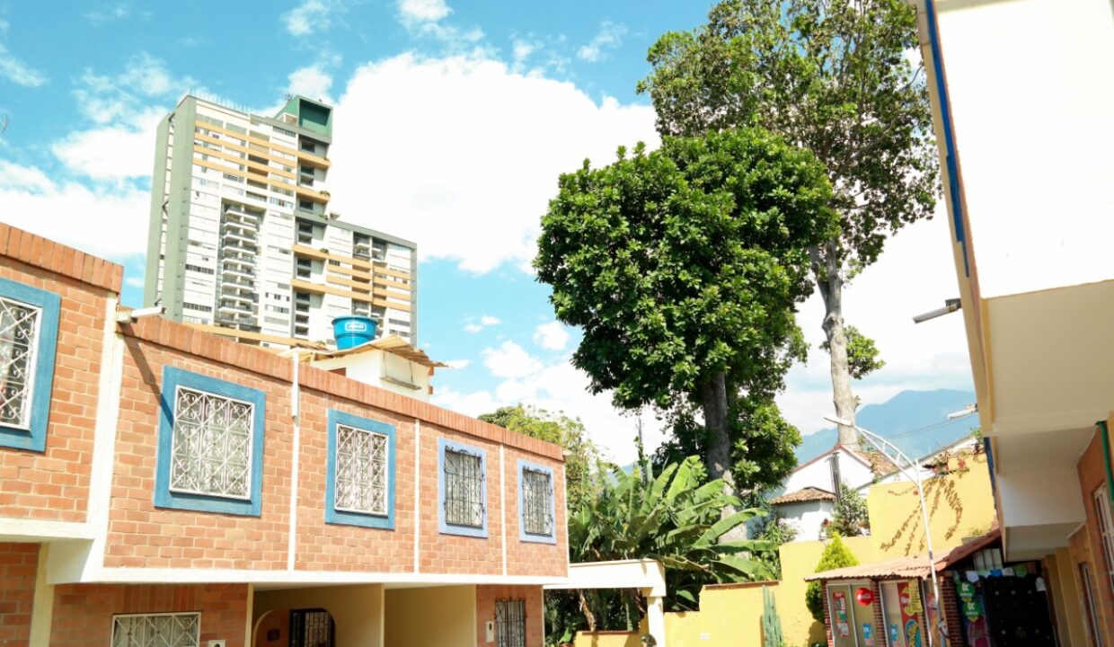 3198bbaf-7193-4694-b68a-bae47d8cfe80