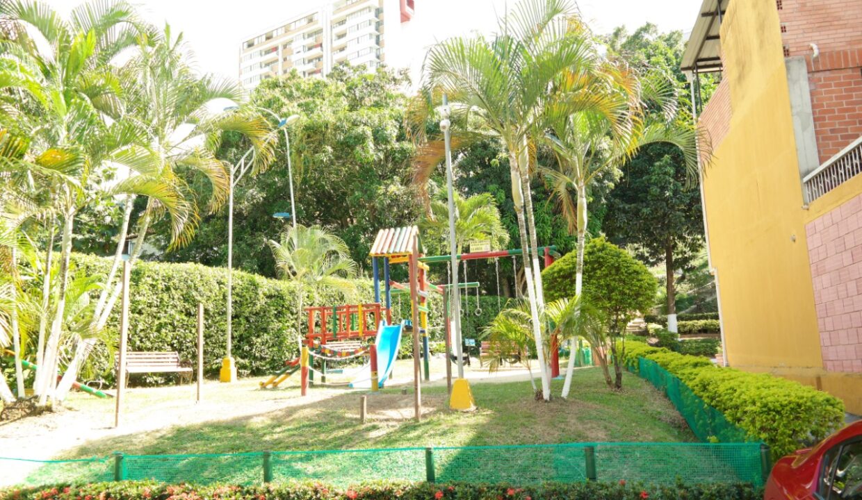 6ee4c8f7-b79a-4303-aa7d-581ea48833cc (1)