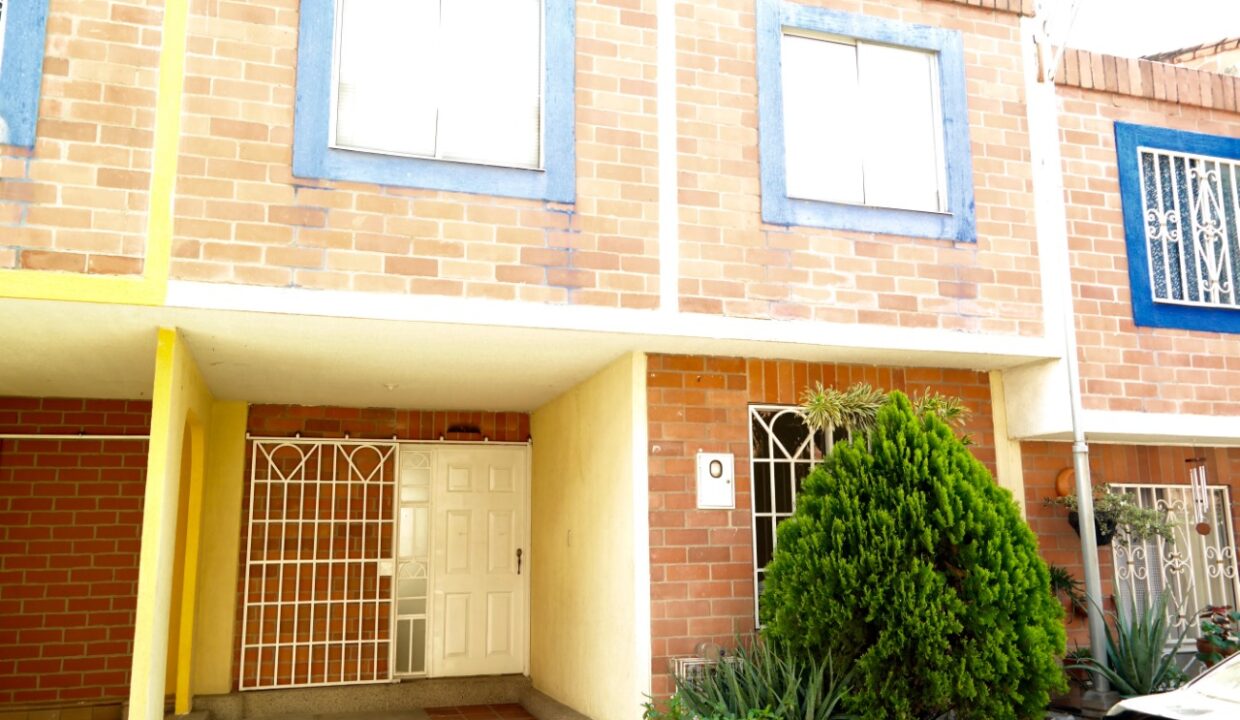 c630b506-59a2-4c15-bbdb-525149bf8d9b